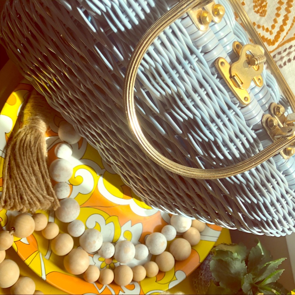 Vintage Picnic Basket Inspo Purse